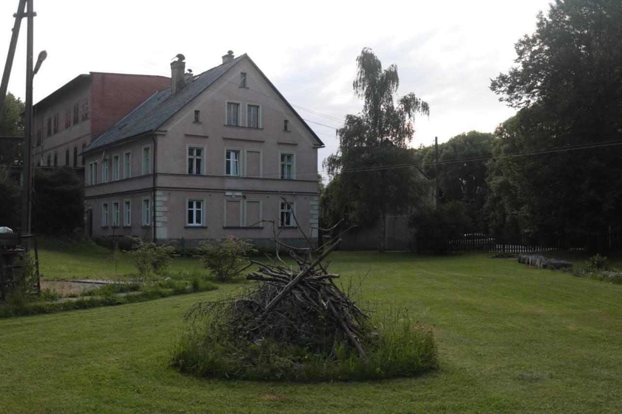 Hotel Pokoje W Starym Mlynie Bad Kudowa Exterior foto